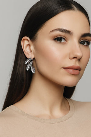 Zeytin Dalı Figürlü Gümüş Renk Çelik Küpe