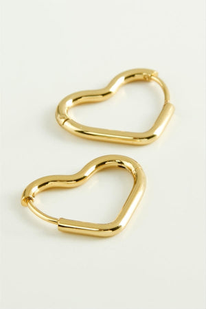 Gold Renk Kalp Formlu Çelik Küpe