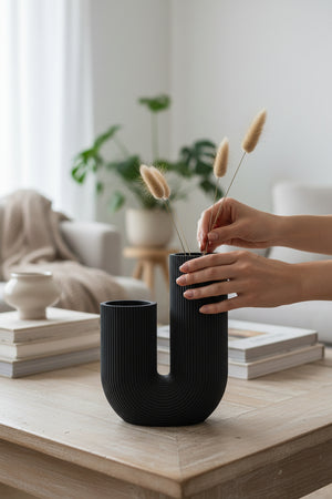 U Şeklinde Boru Figürlü Tasarım Vazo