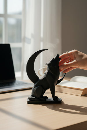 Uluyan Bozkurt ve Hilal Figürlü Biblo