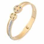 Yonca Figürlü Taş Detaylı Altın Renkli Çelik Kelepçe Bileklik