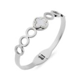 Çoklu Halka ve Çiçek Detaylı Gümüş Renkli Çelik Kelepçe Bileklik