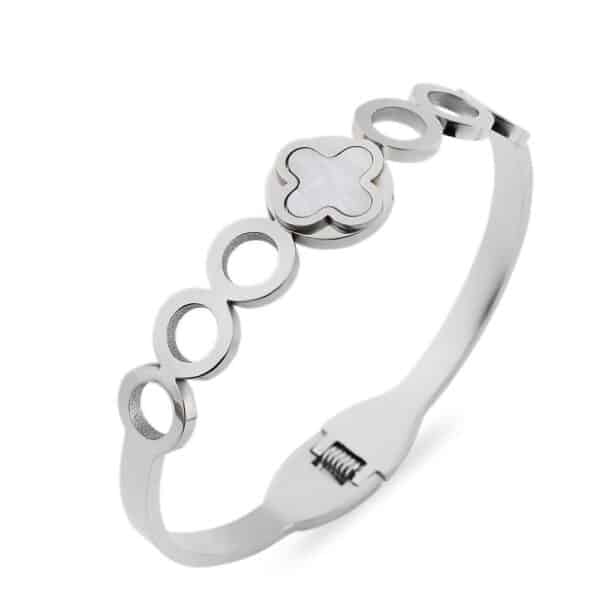 Çoklu Halka ve Çiçek Detaylı Gümüş Renkli Çelik Kelepçe Bileklik