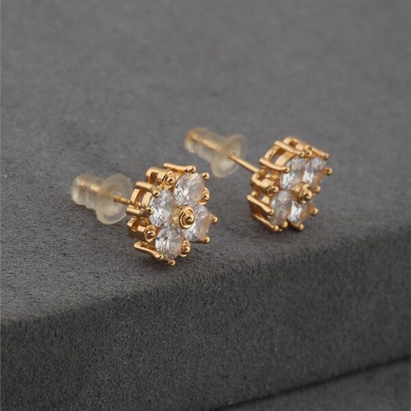 Taşlı Kare Form Altın Renk Çelik Küpe