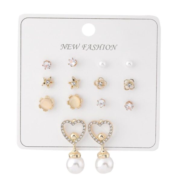 Kalp ve İnci Detaylı Gold Renk Bijuteri Küpe Seti