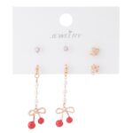 Altın Renk Kiraz Figürlü İnci Detaylı Bijuteri Çoklu Küpe Seti