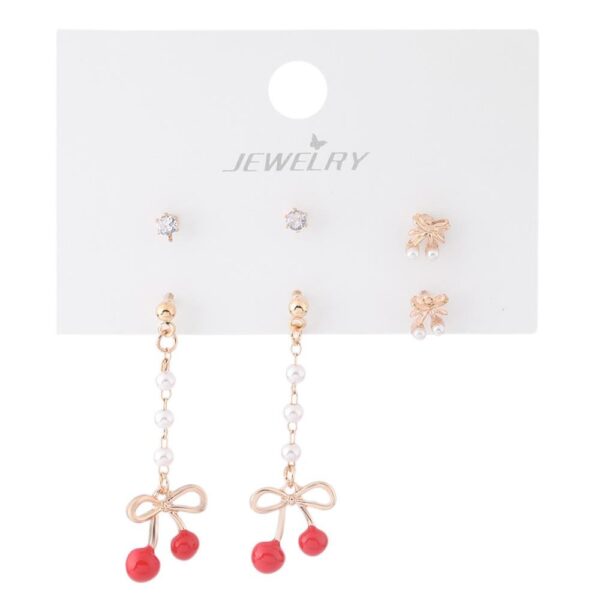 Altın Renk Kiraz Figürlü İnci Detaylı Bijuteri Çoklu Küpe Seti