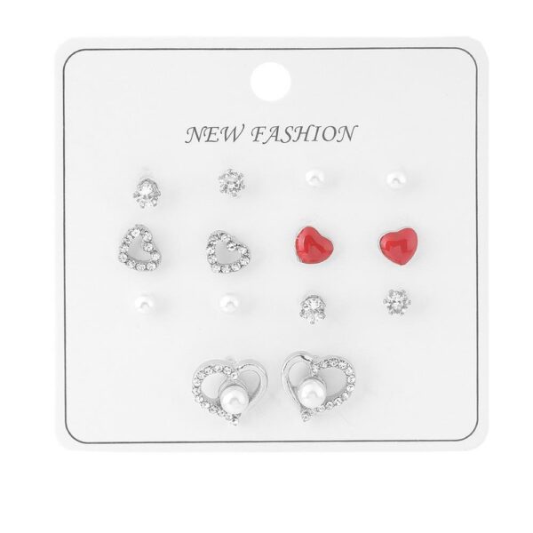 Kalp Figürlü Taş ve İnci Detaylı Silver Renk Bijuteri Küpe Seti