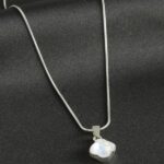 Çiçek Figürlü Silver Renk Çelik Kolye