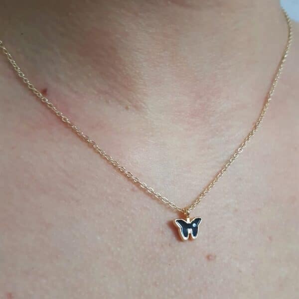 Siyah Minik Kelebek Figürlü Gold Renk Bijuteri Kolye