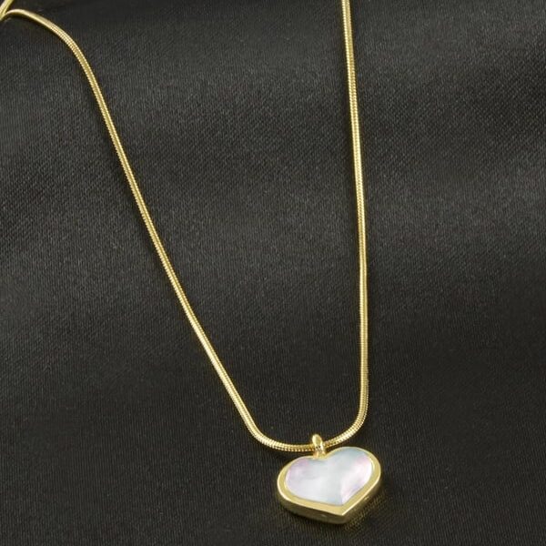 Kalp Figürlü Gold Renk Çelik Kolye