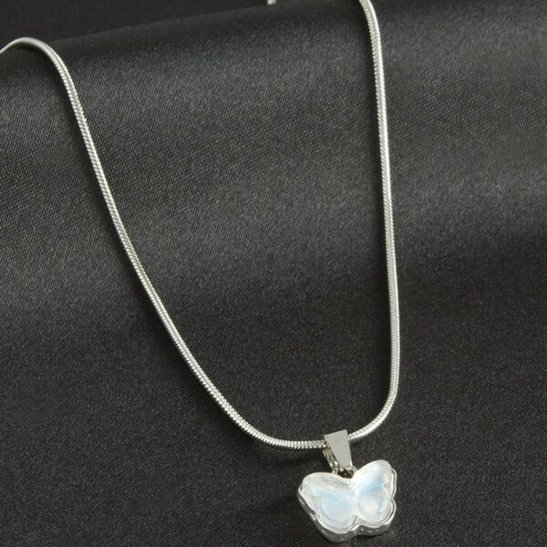 Kelebek Figürlü Silver Renk Çelik Kolye