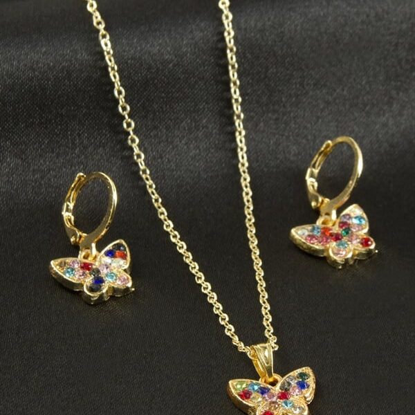 Renkli Taşlı Kelebek Figürlü Gold Renk Bijuteri Kolye Küpe Seti