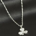 Sedef Detaylı Yonca Figürlü Silver Renk Lüks Paslanmaz Çelik Kolye