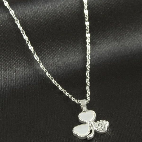 Sedef Detaylı Yonca Figürlü Silver Renk Lüks Paslanmaz Çelik Kolye