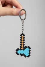 Minecraft Balta Figürlü Anahtarlık - Görsel 2