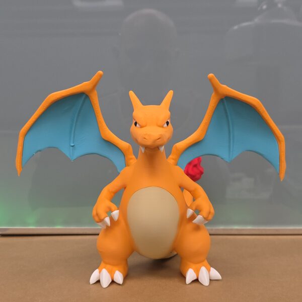 Pokemon Charizard Figürlü Dekoratif Oyuncak