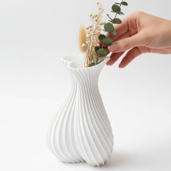 Kalp Şeklinde Tasarım Vazo